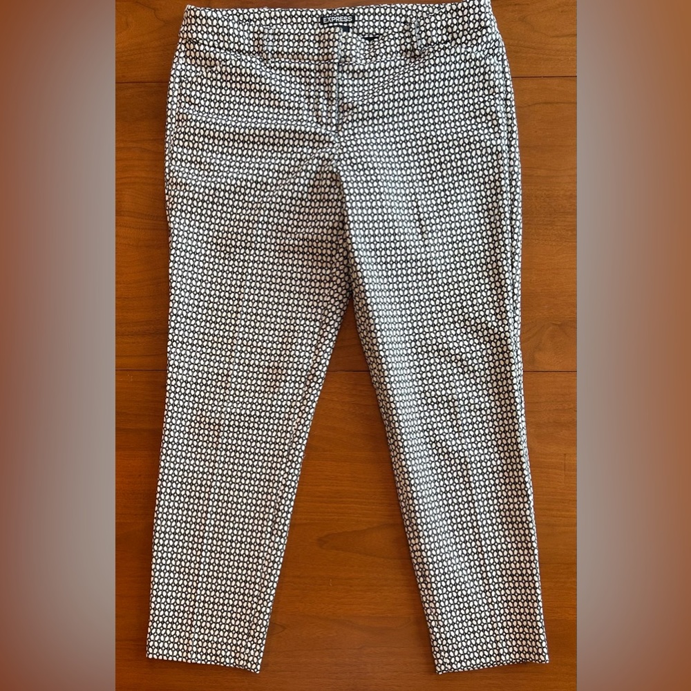 Express Size 8 Black And White Editor Pants - image 1